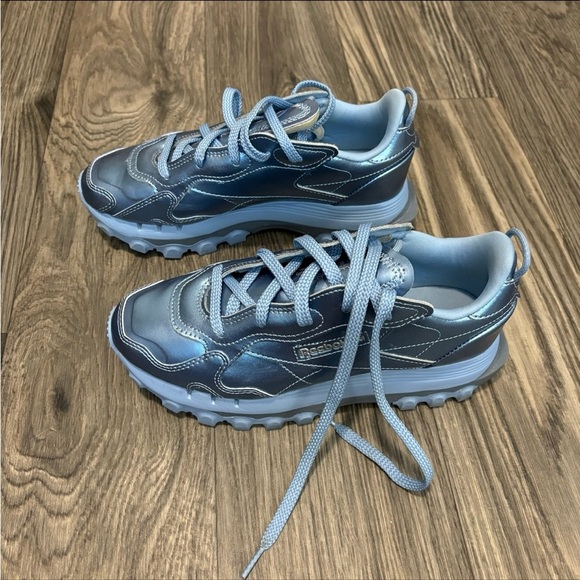 Cardi B x Reebok Metallic Design Classic Leather Sneakers - Picture 5 of 6